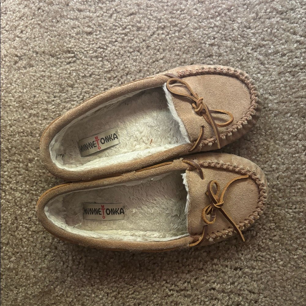 Tan Minnetonka Moccasins Slipper